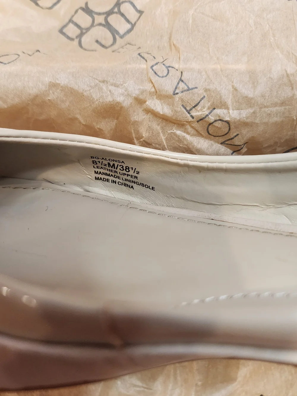 BCBGeneration Womens Pointed Toe Flats in Cashmere